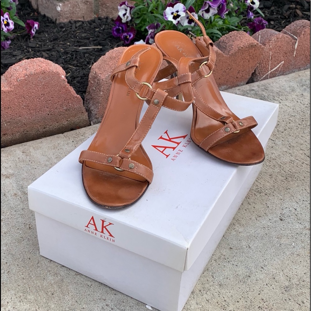 Anne Klein women’s size 8 shoes